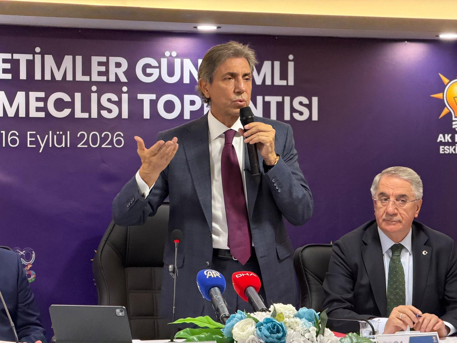 Mustafa Demir partililerle sohbet etti