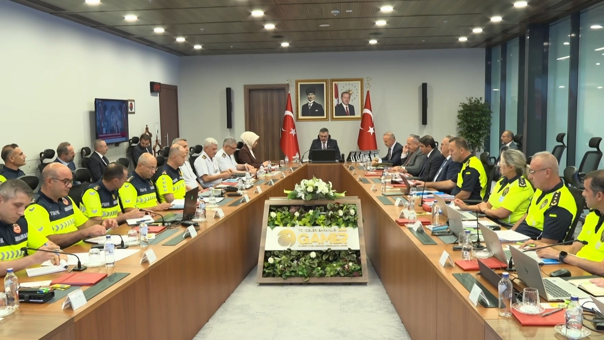 İçişleri Bakanı Mustafa Çiftçi, Motosiklet Denetimleri Eylem Planı Değerlendirme toplantısında konuşuyor