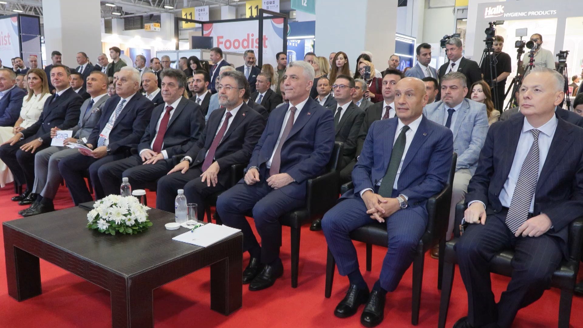 Ticaret Bakanı Ömer Bolat fuar alanında