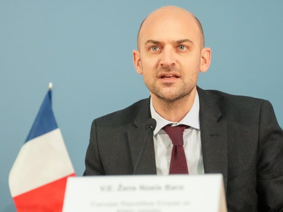 Çin Dışişleri Bakanı Wang Yi ve Fransa Dışişleri Bakanı Jean-Noel Barrot telefonda görüştü