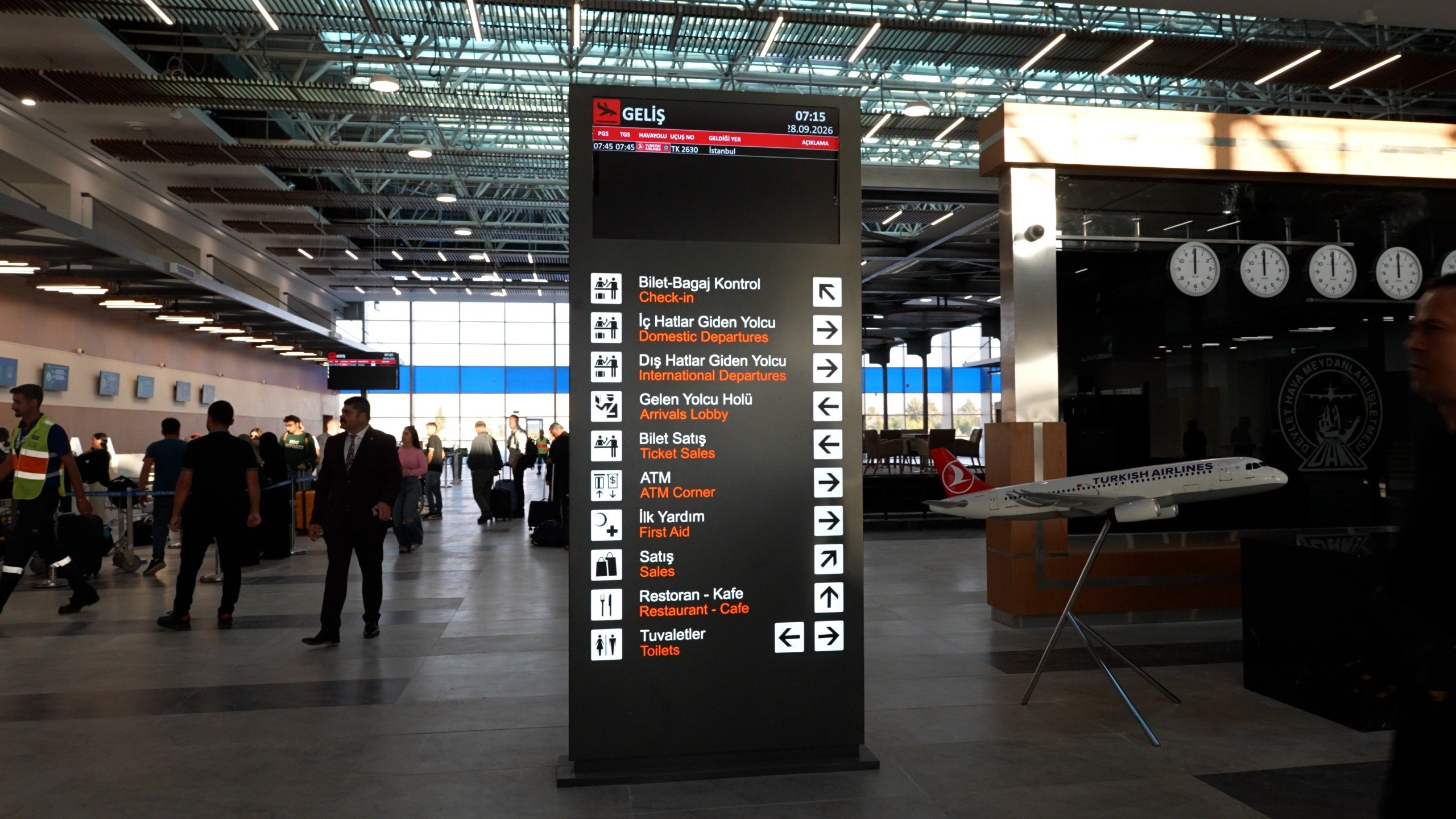 Malatya Havalimanı yeni terminal binası yolcu salonu