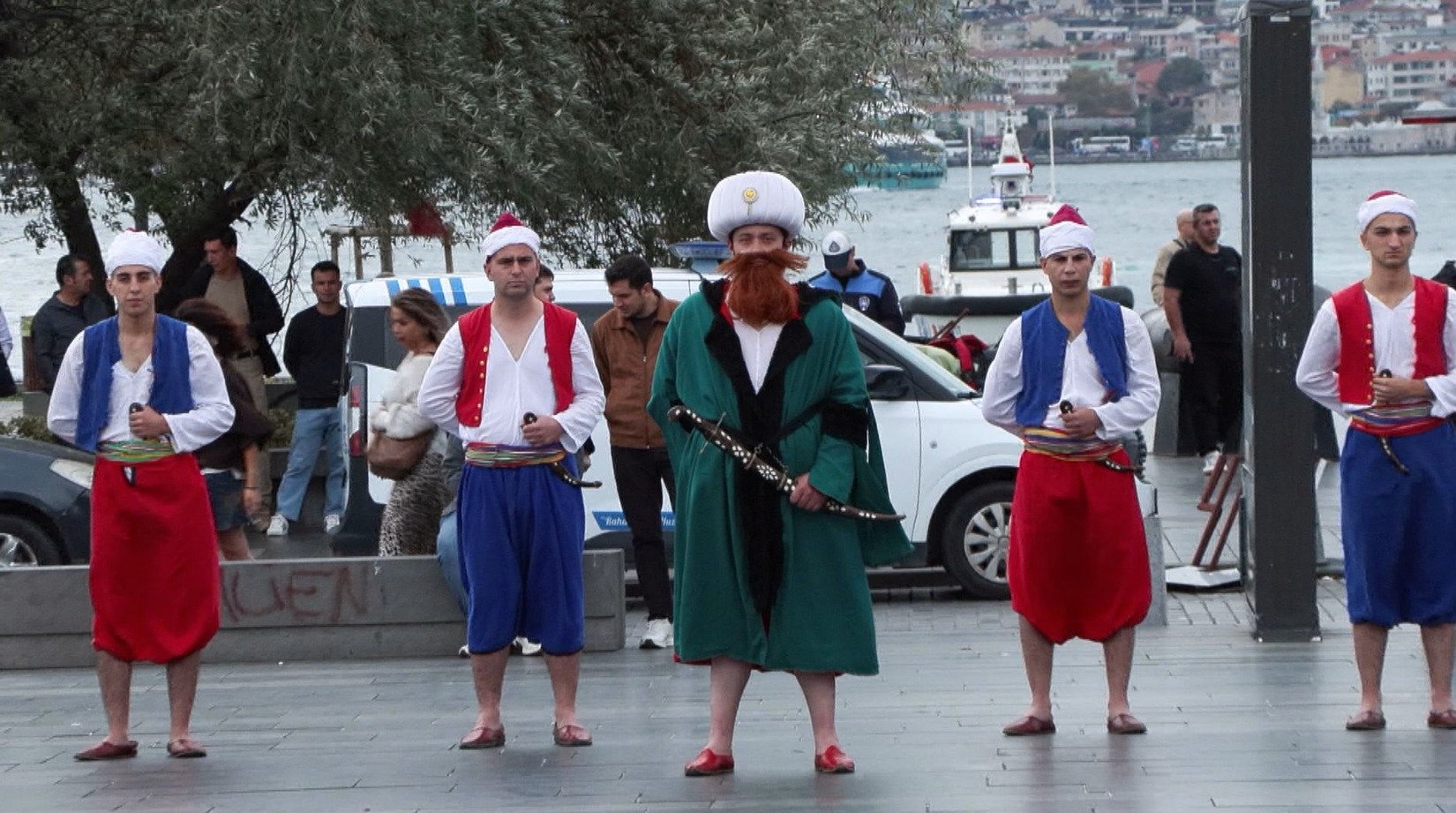 İstanbul Boğazı gemi geçişi havadan