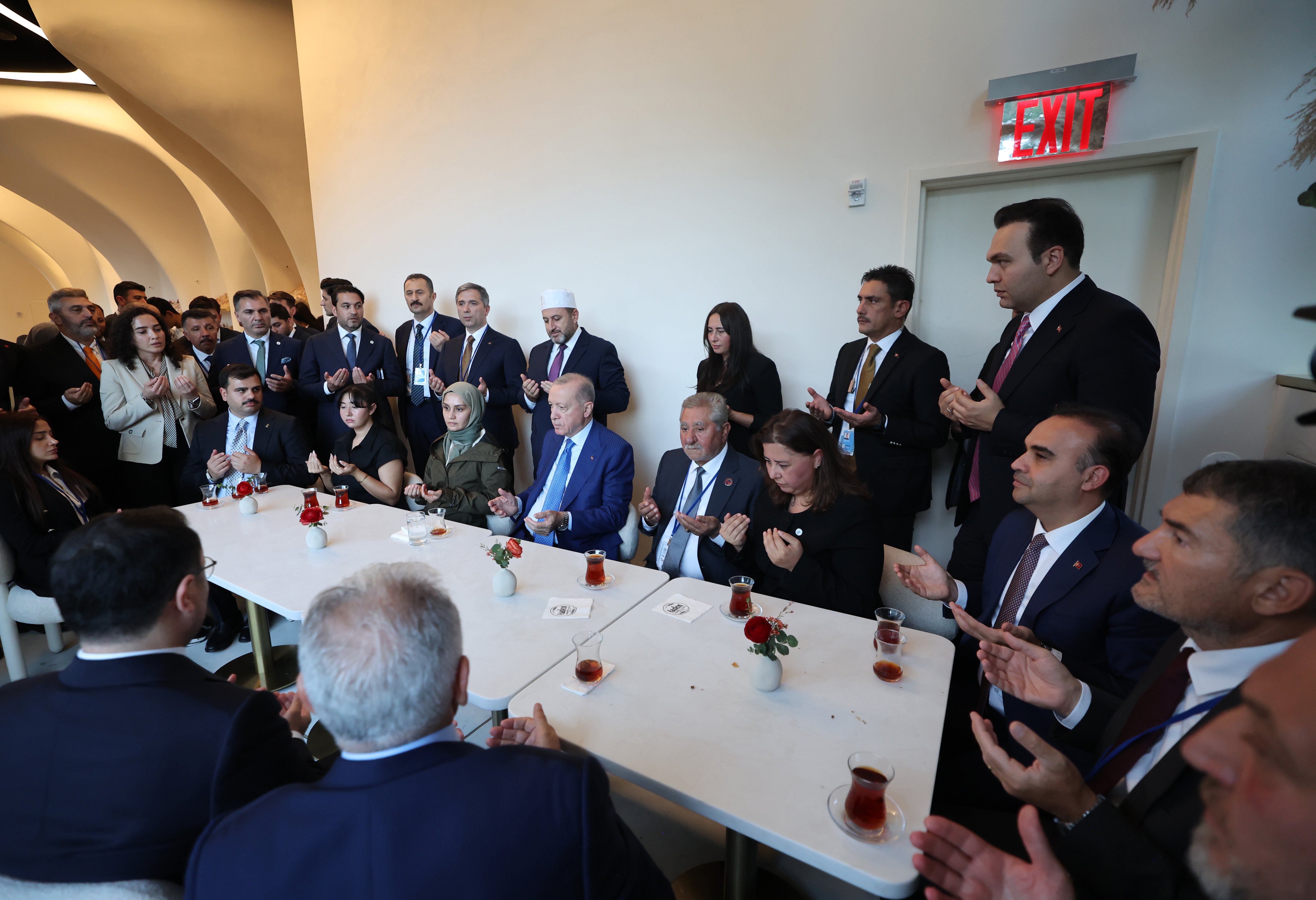 Cumhurbaşkanı Erdoğan vatandaşlarla sohbet etti