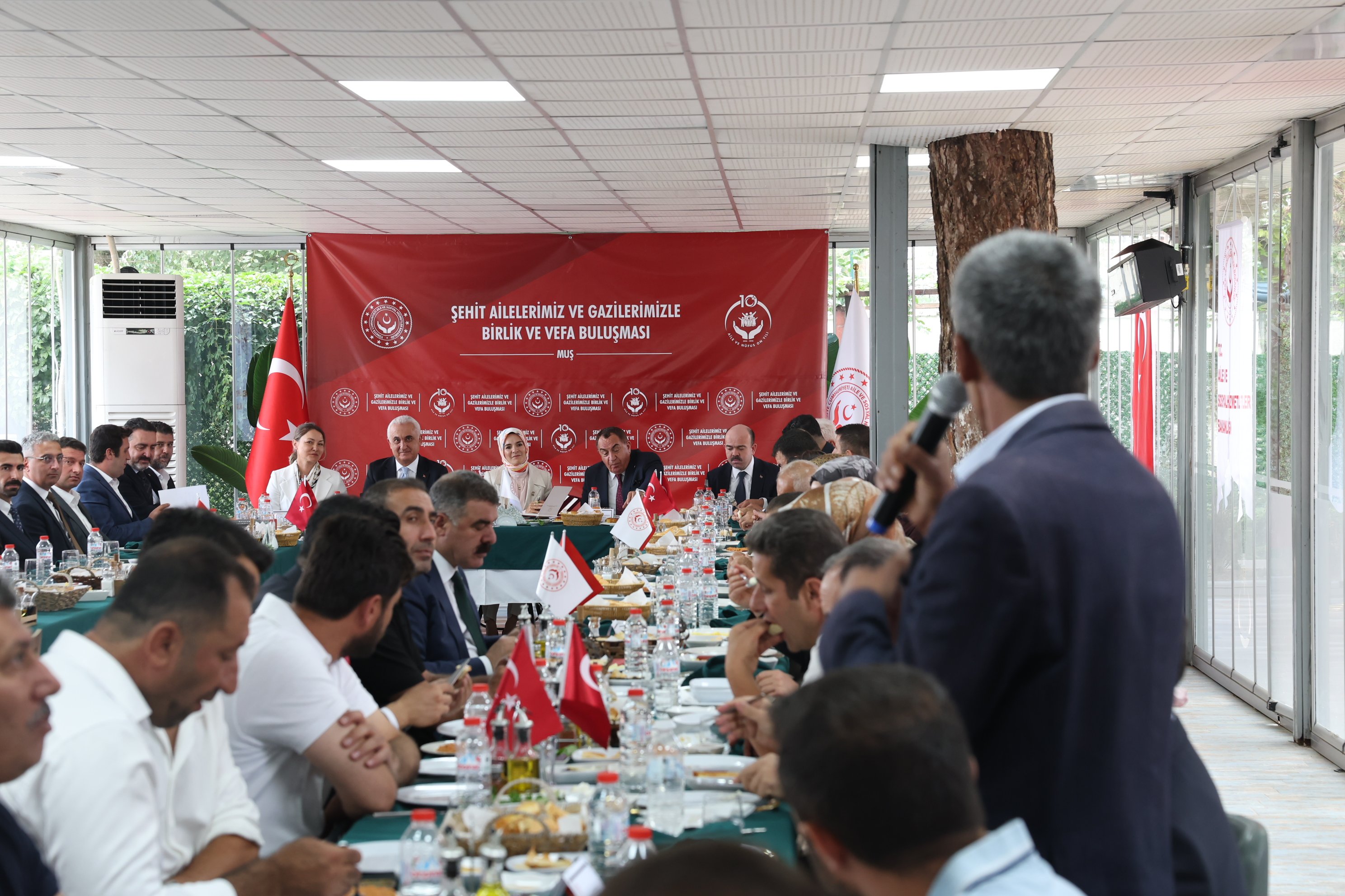 Bakan Göktaş şehit aileleriyle buluştu