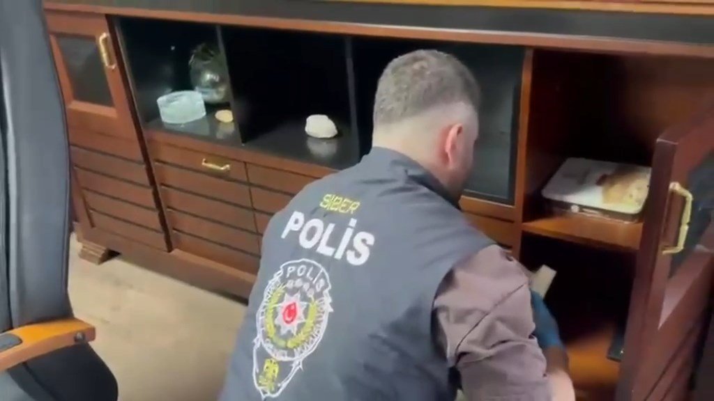 İstanbul hukuk bürolarına yasa dışı panel operasyonu