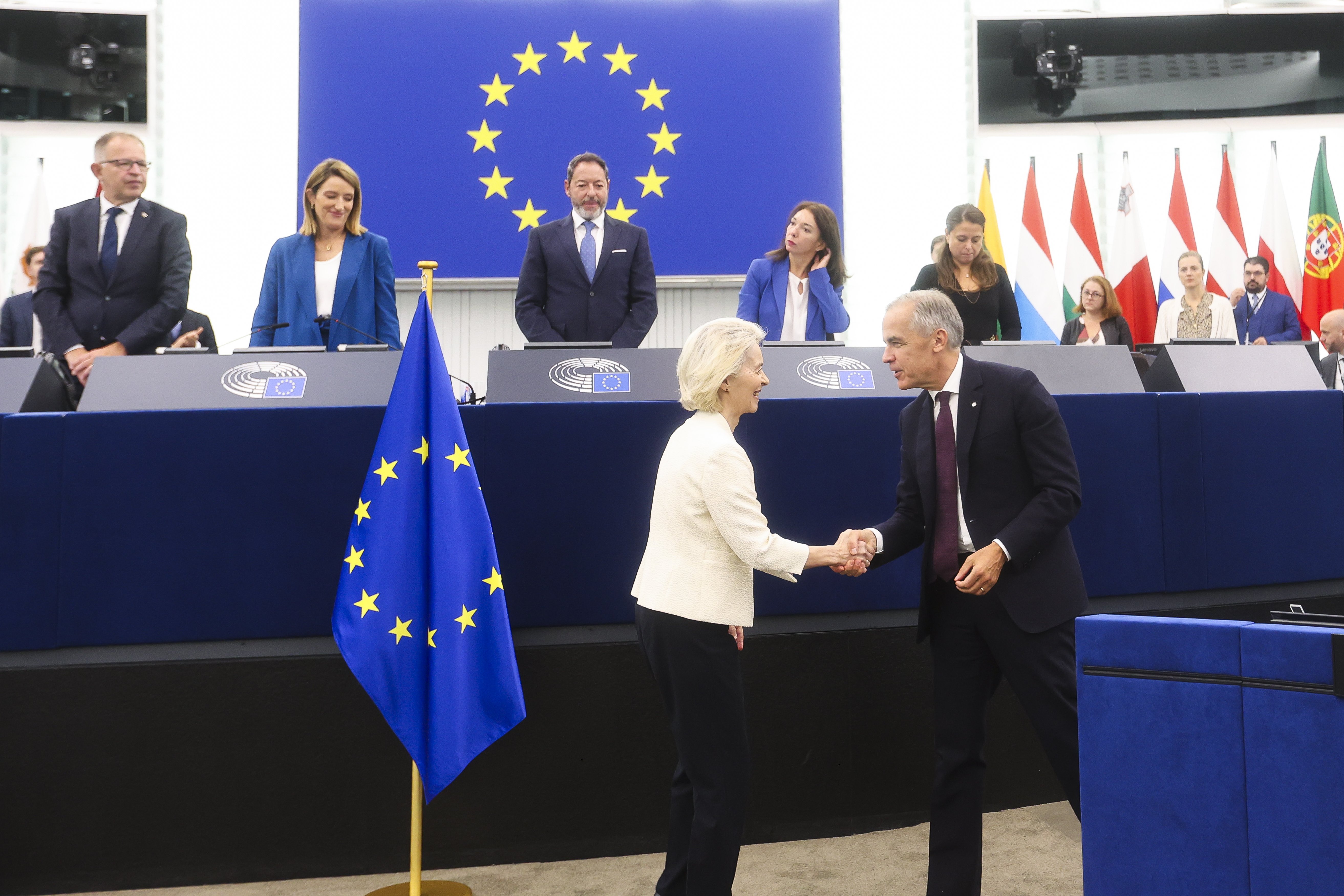 AB Komisyonu, çocuklar için sanal medya kısıtlaması getiriyor