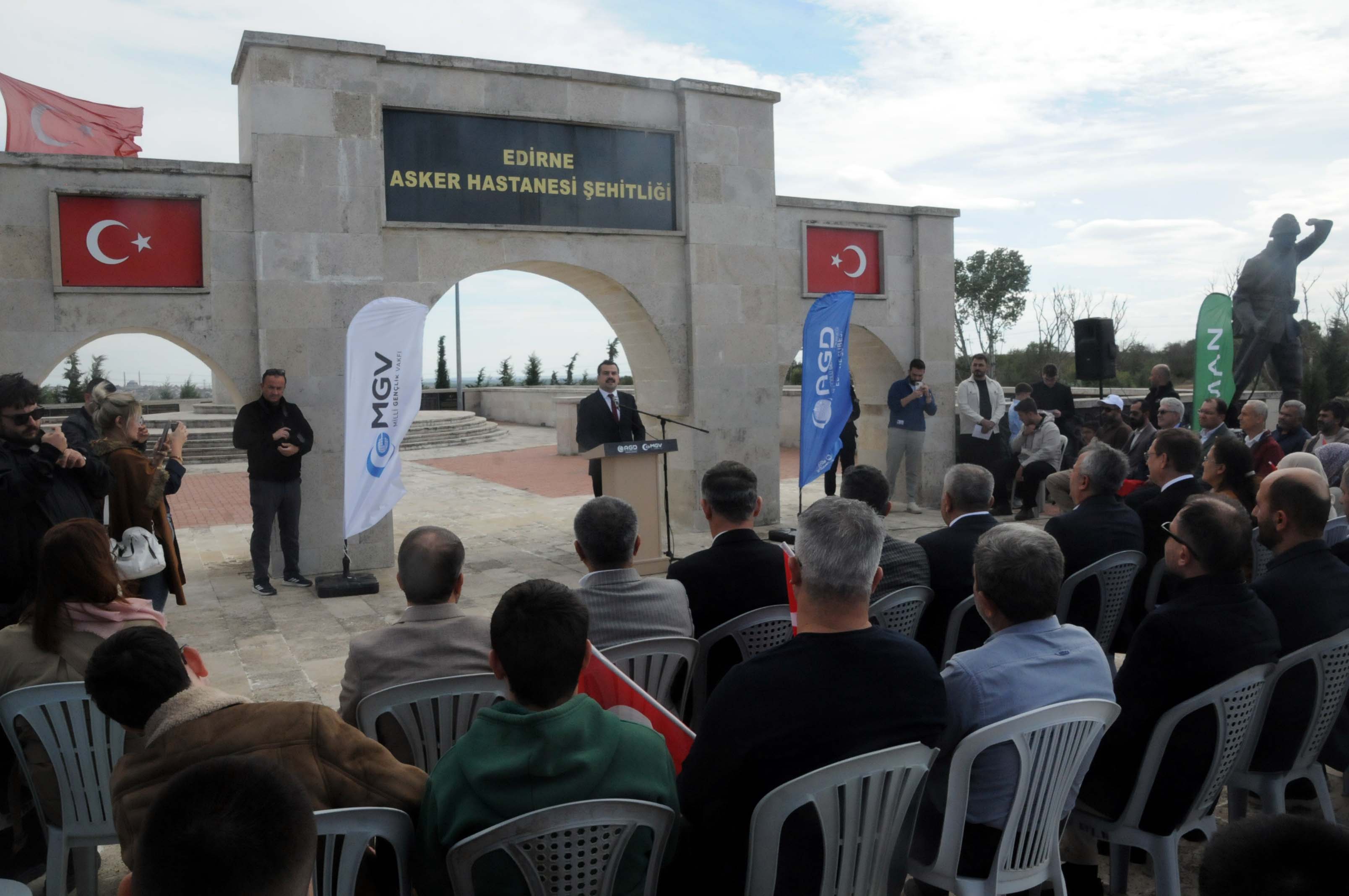 Edirne Valisi Yunus Sezer, Asker Hastanesi Şehitliği