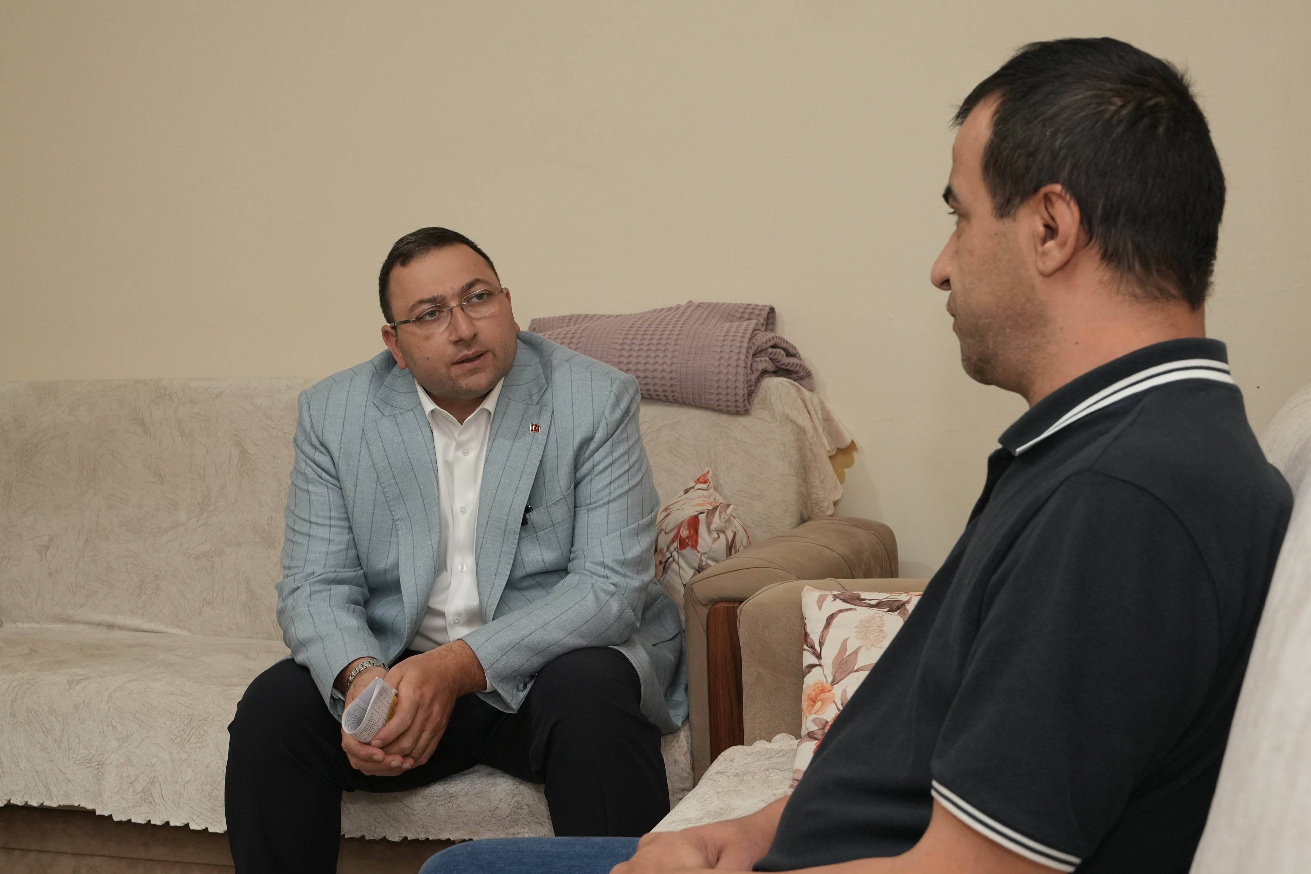 Gültekin çorba dağıtımında vatandaşlarla buluştu