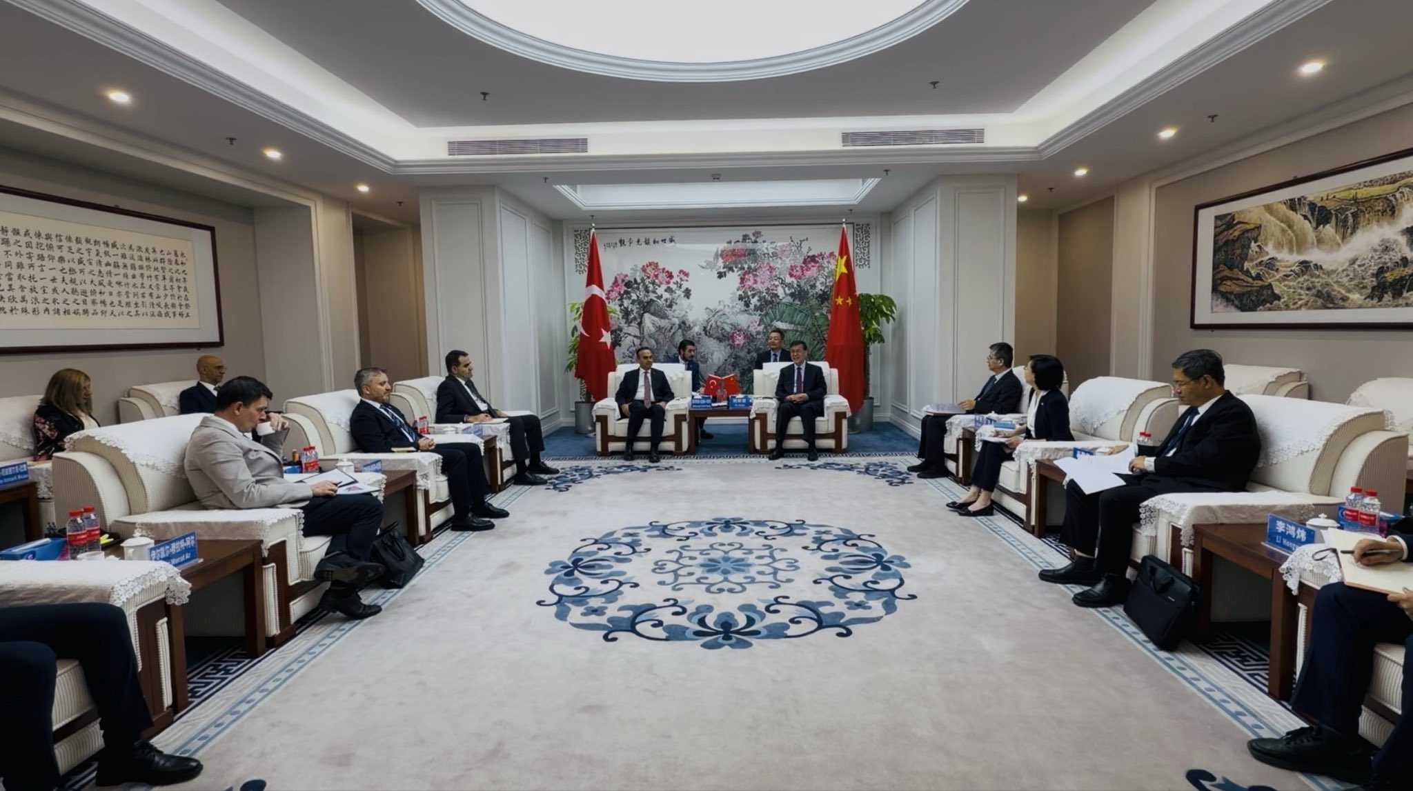 Bakan Kacır, Çinli mevkidaşı Yin Hejun ile bir araya geldi