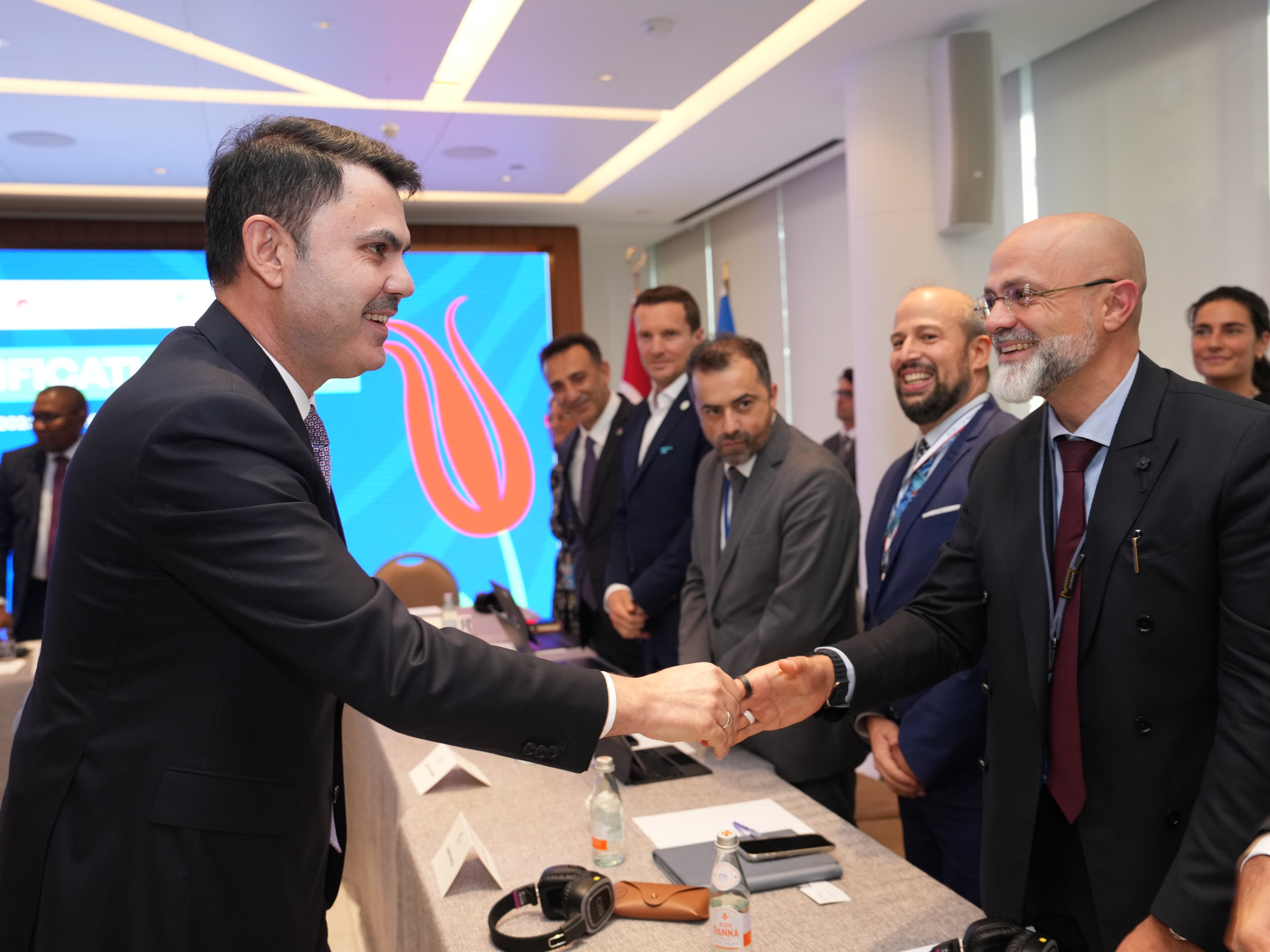 Bakan Kurum Konuşma Yaparken