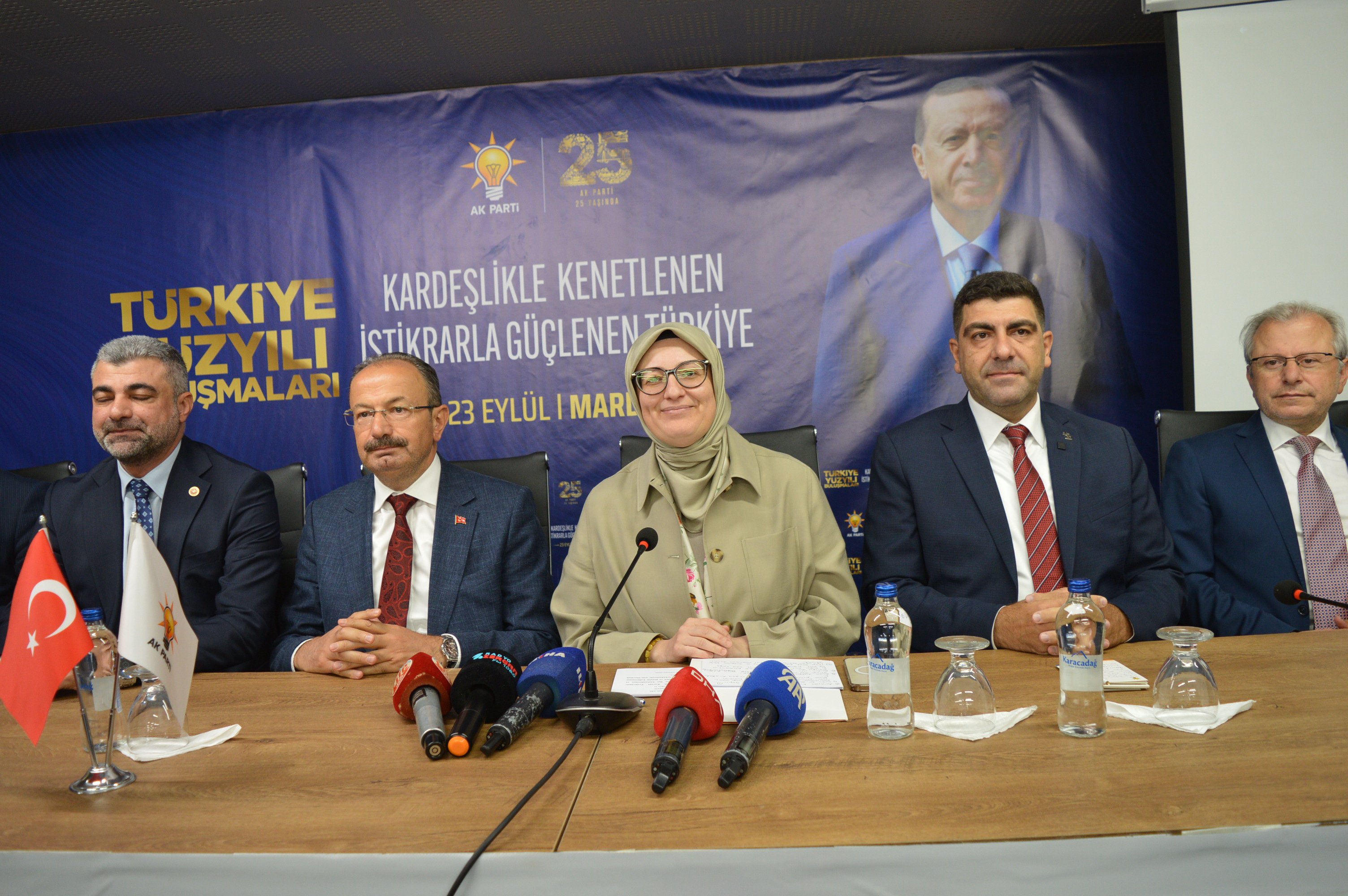 Belgin Uygur, Mardin’de partililerle bir araya geldi