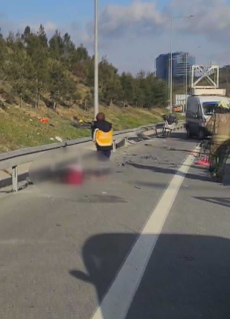 Avukat Mustafa Tiryaki adliye önünde