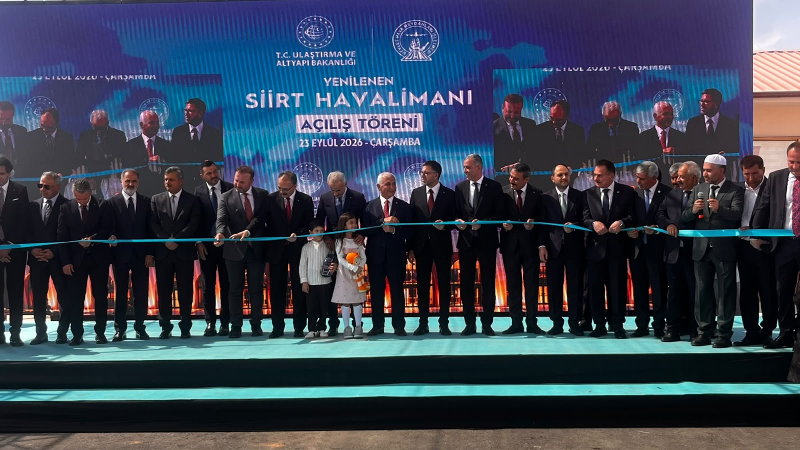 Siirt Havalimanı yeni terminal binasının içinden bir görünüm.