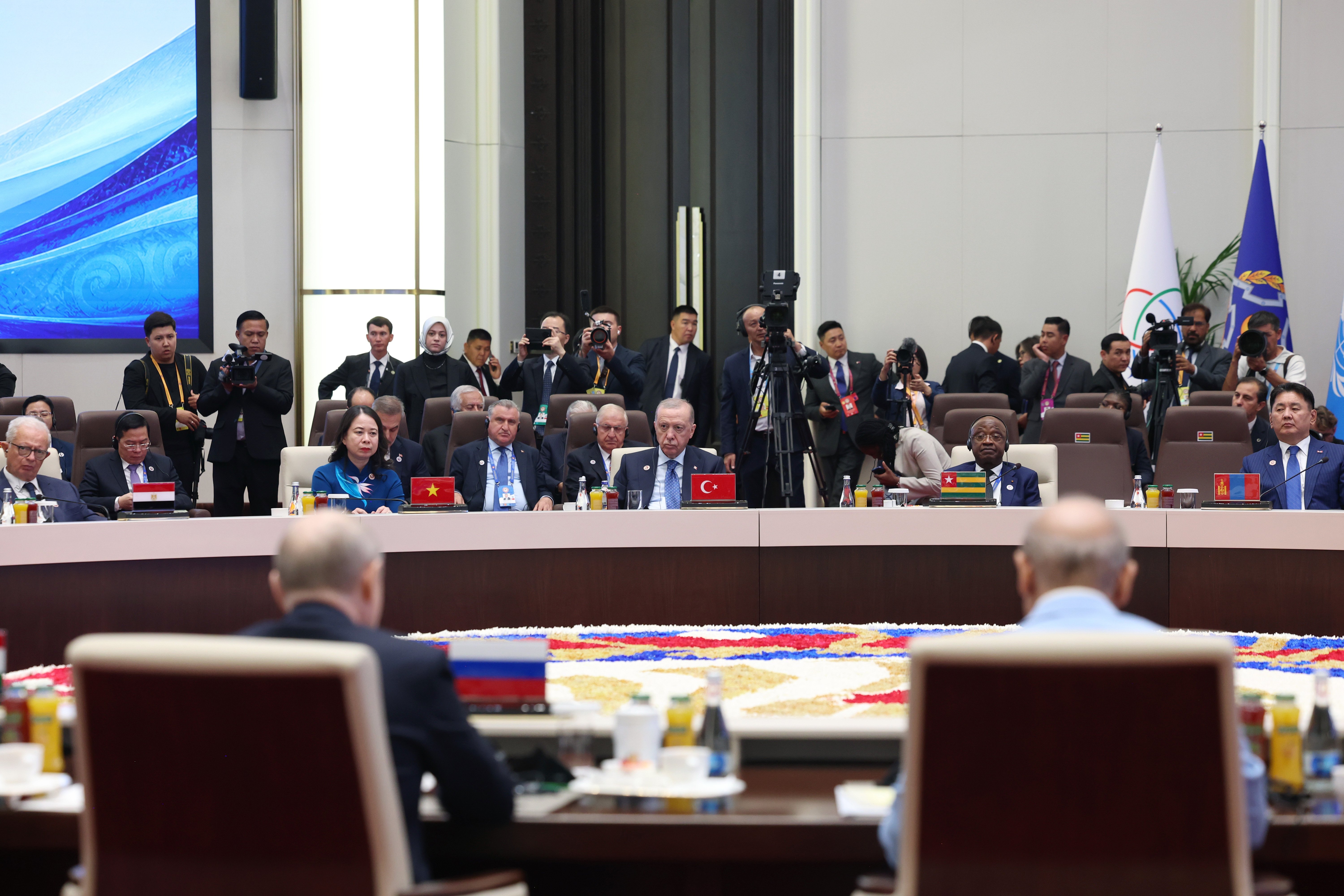 Erdoğan Zirvede Konuşma Yapıyor