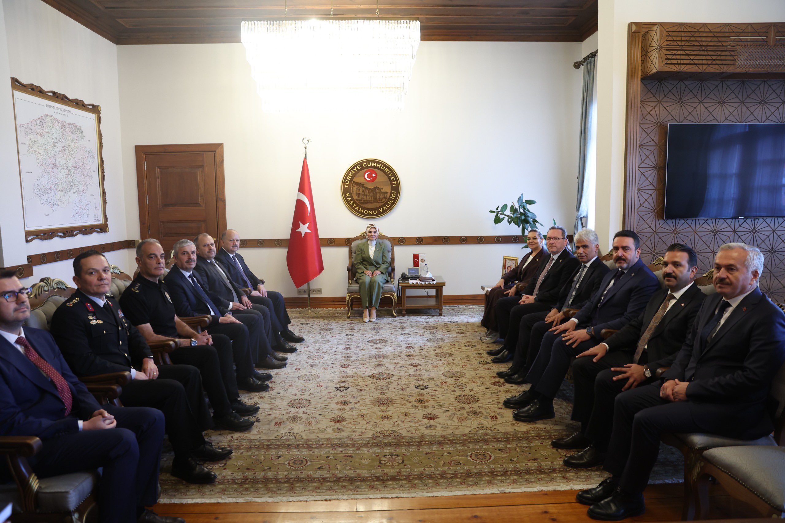 Bakan Göktaş AK Parti İl Başkanlığında konuştu