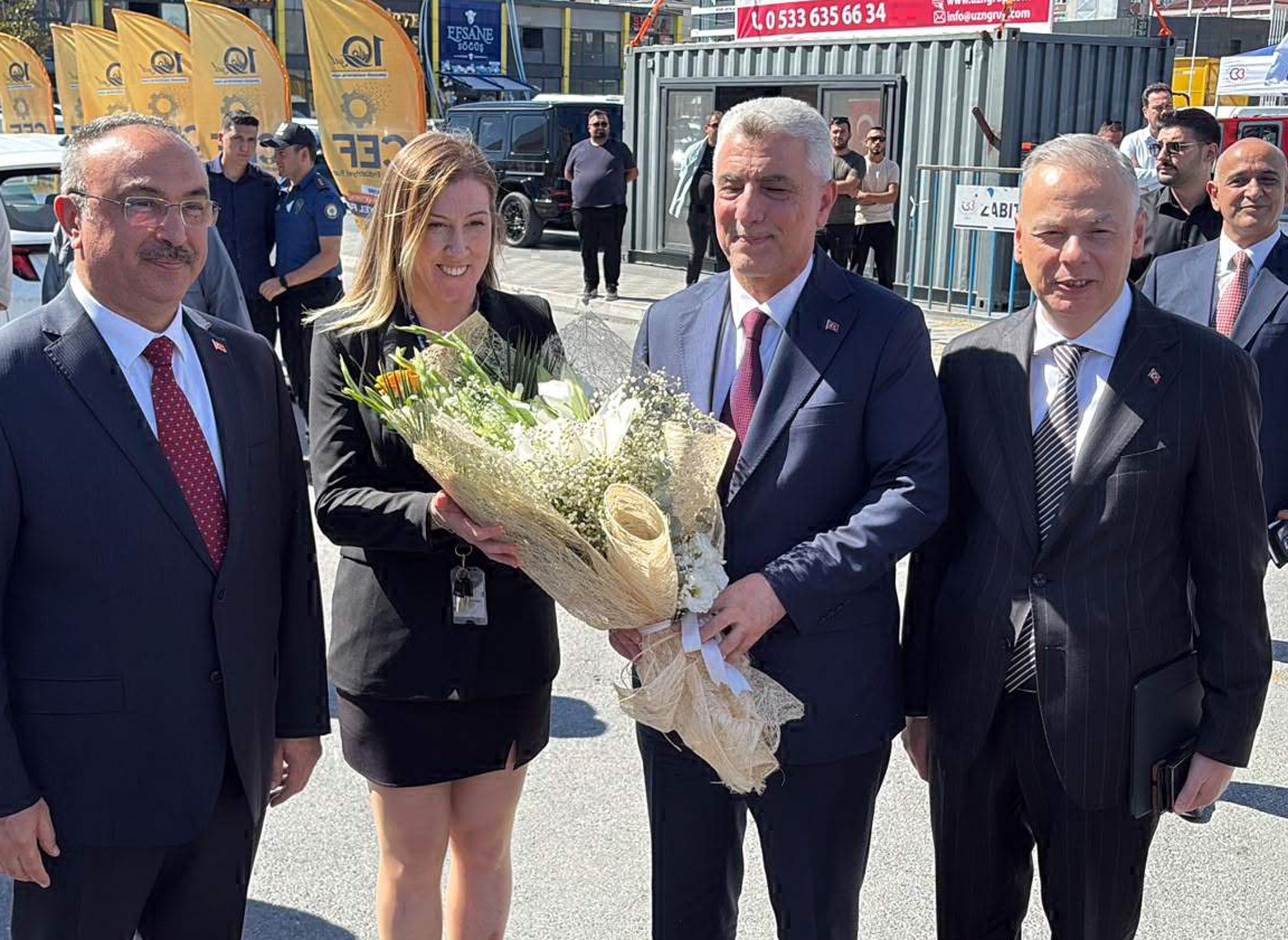 Bakan Bolat fuar açılışında