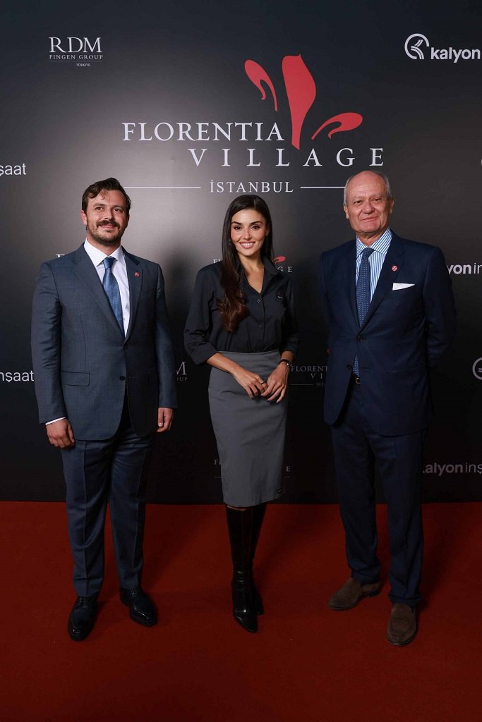 Florentia Village Gece Görünümü