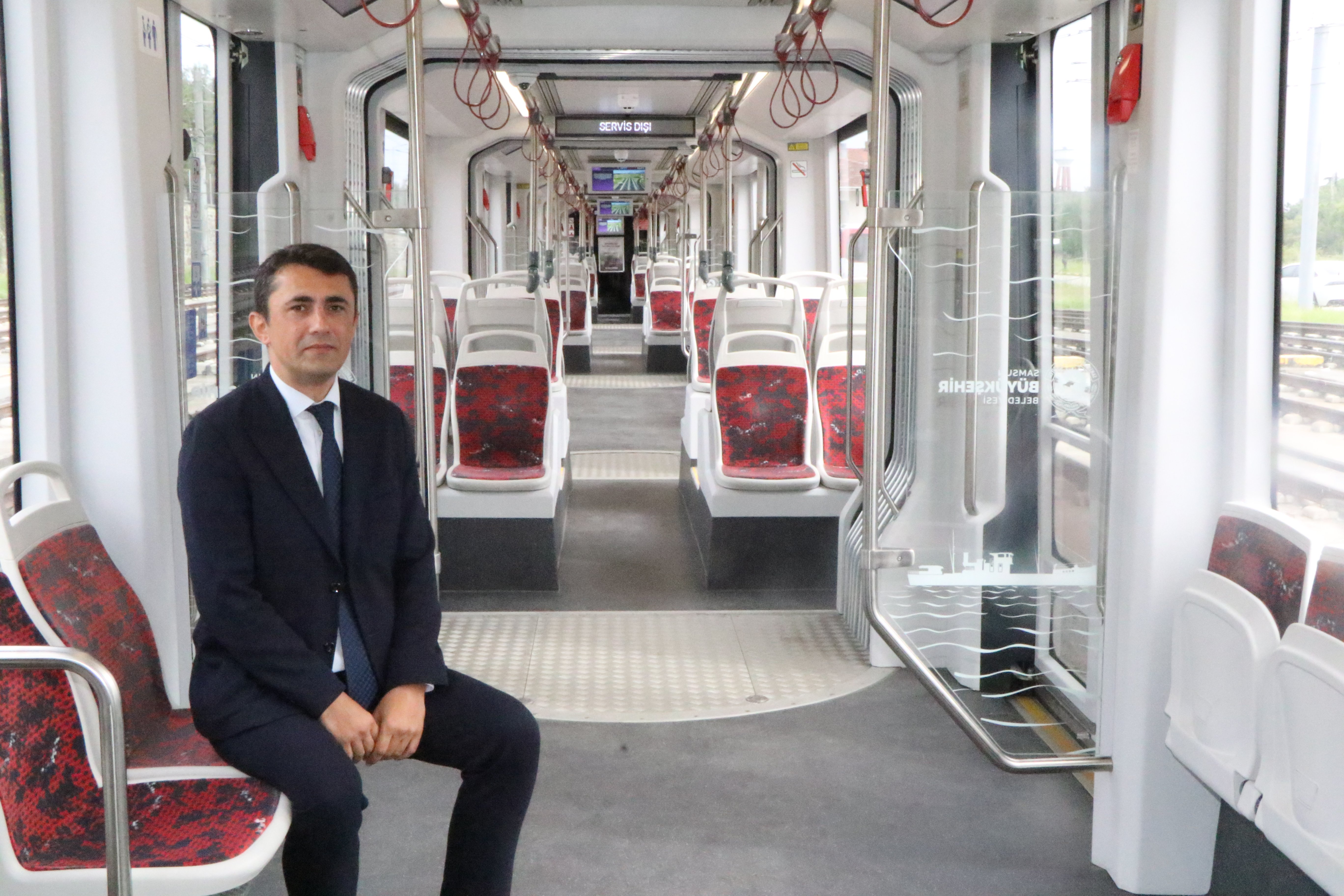 Samsun tramvay kırmızı beyaz tasarım