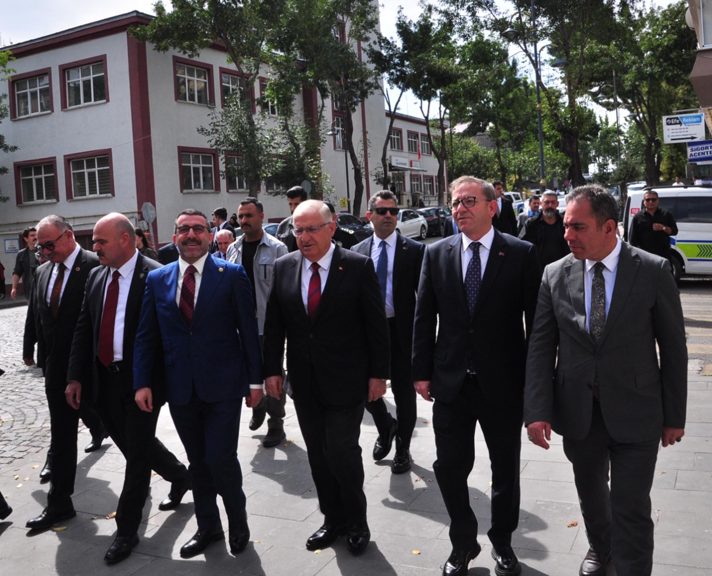 Milli Savunma Bakanı Yaşar Güler, Kars