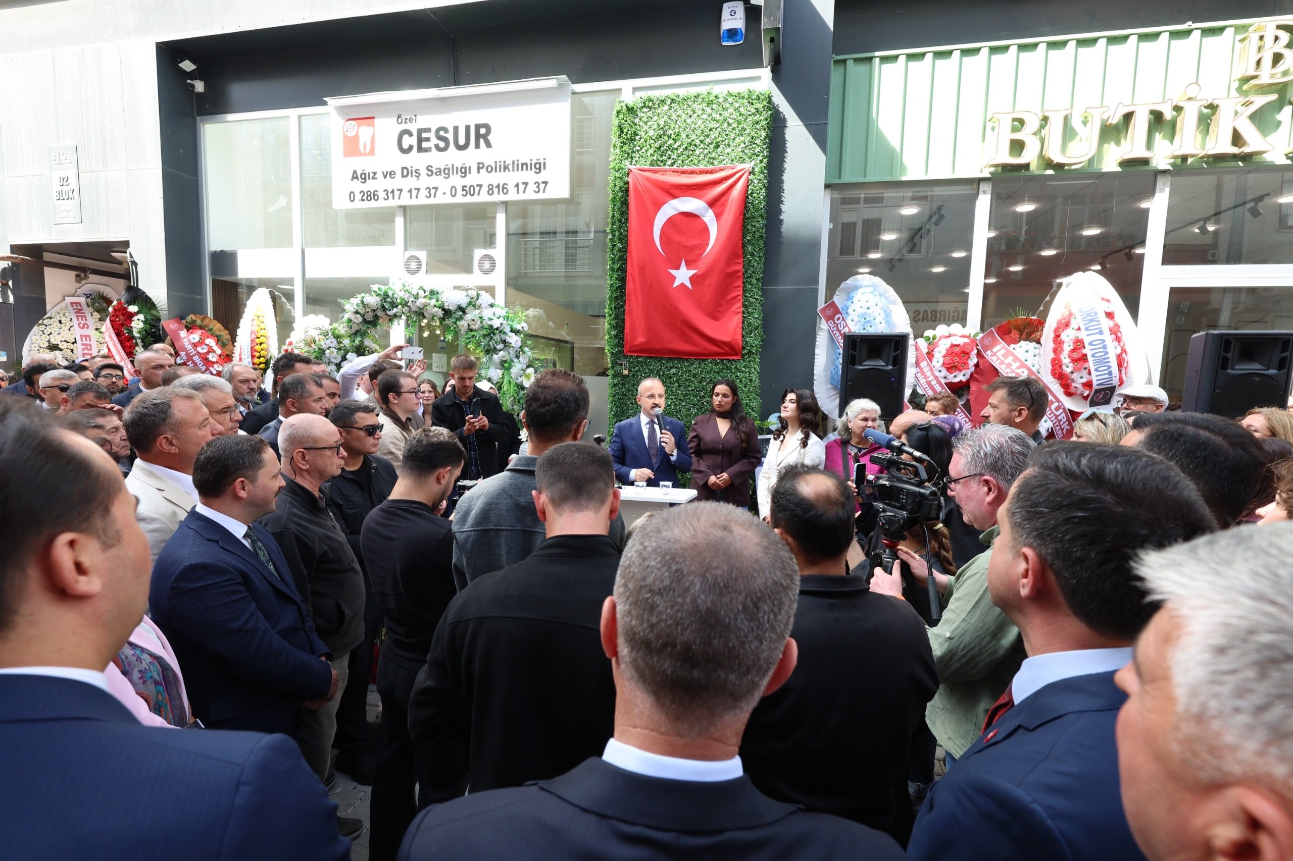 İçişleri Bakan Yardımcısı Bülent Turan, partililerle bir araya geldi