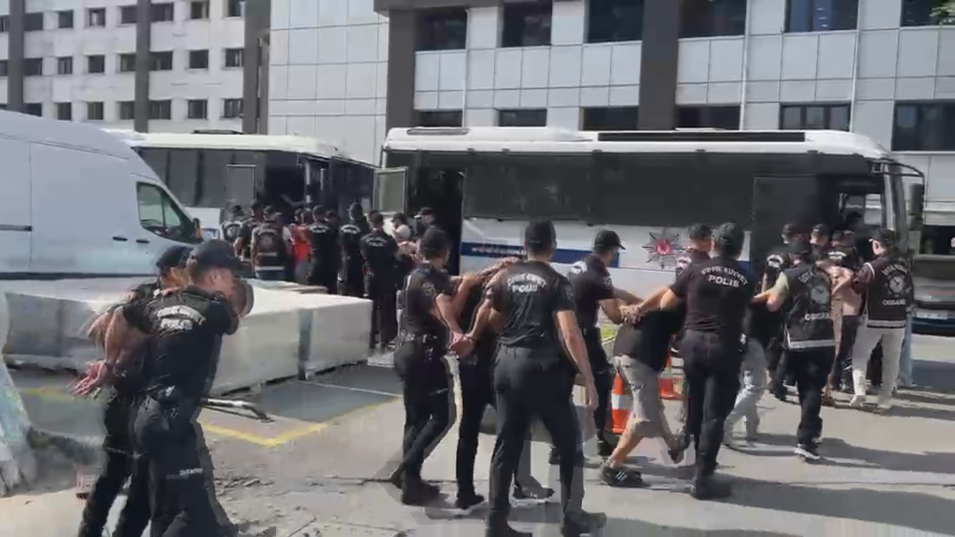Sedat Şahin suikast planı ele geçirilen mühimmatlar