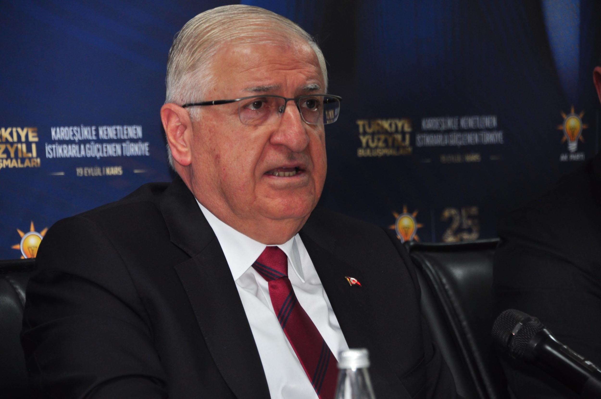 Milli Savunma Bakanı Yaşar Güler, vatandaşlarla bir araya geldi