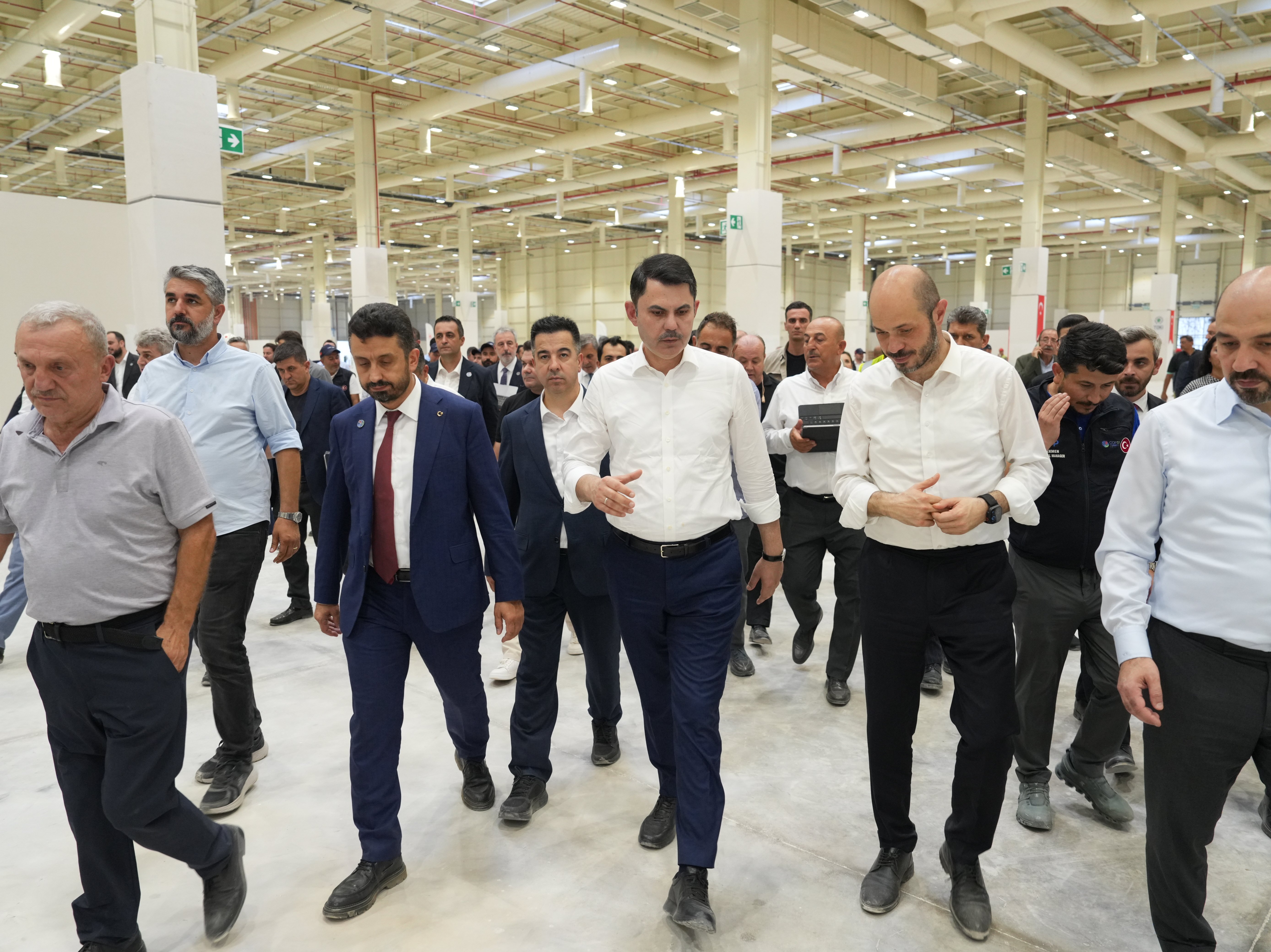 Bakan Kurum yetkililerle görüştü