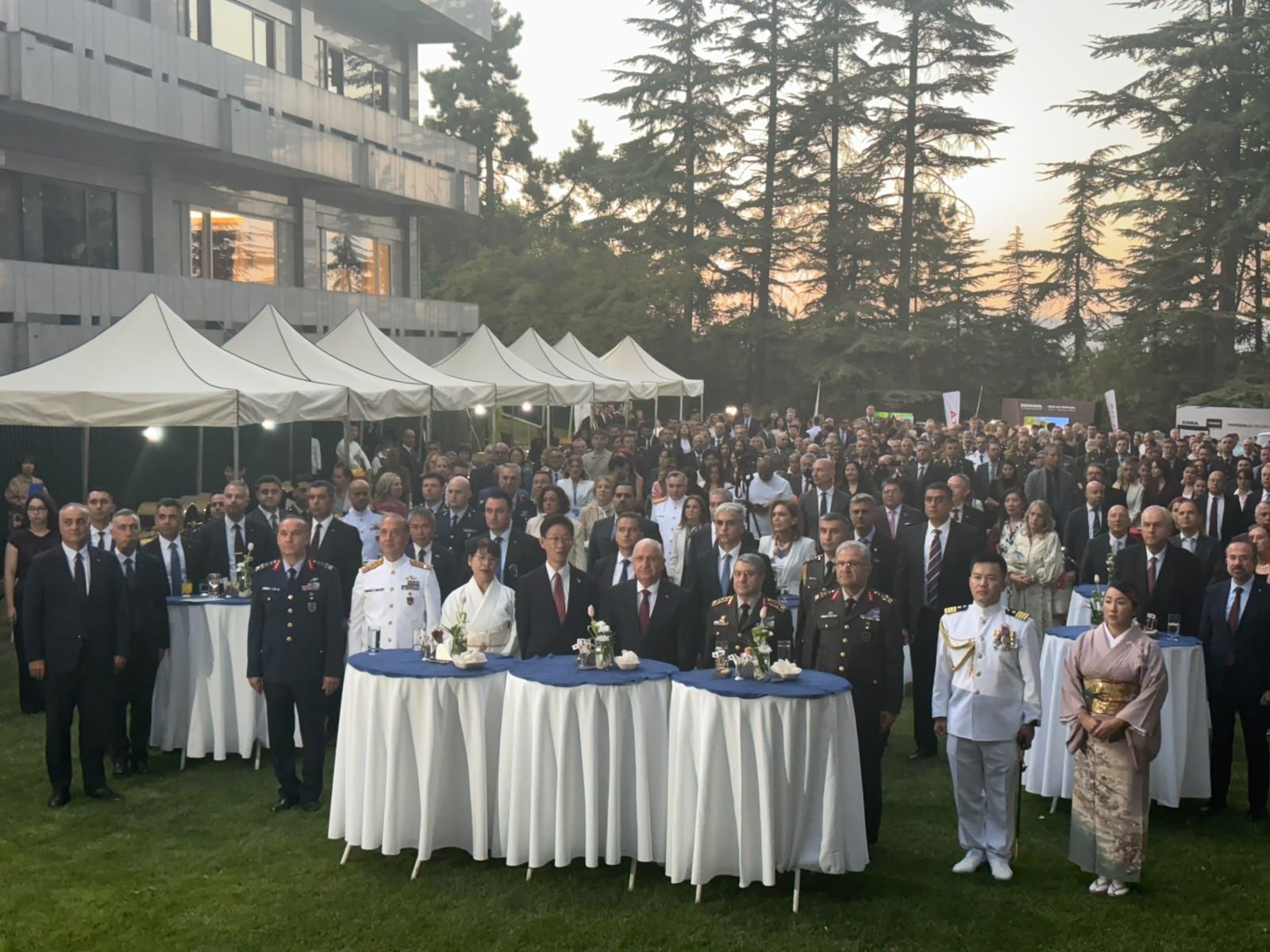 Milli Savunma Bakanı Yaşar Güler Japonya Öz Savunma Kuvvetleri resepsiyonunda konuşma yapıyor
