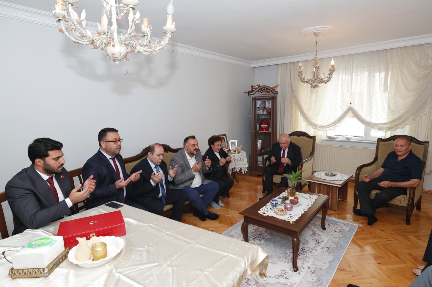 Milli Savunma Bakanı Yaşar Güler şehit ailesi ziyareti