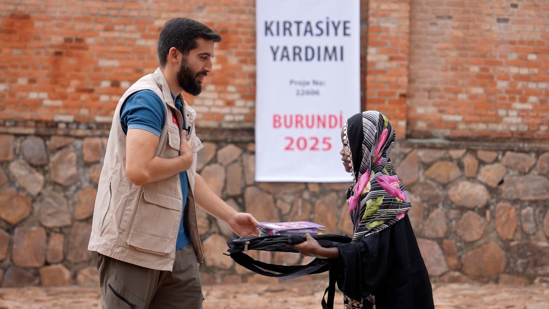 İHH kırtasiye yardımı