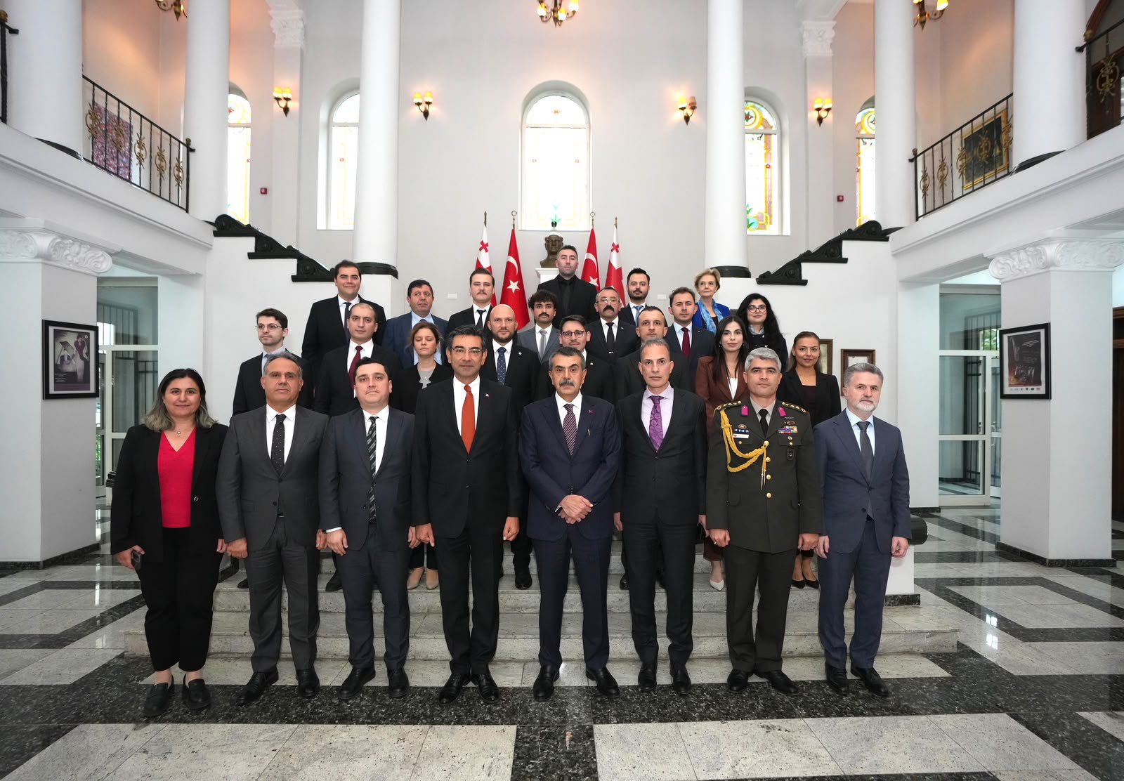 Bakan Tekin ve Büyükelçi Mustafa Türker Arı