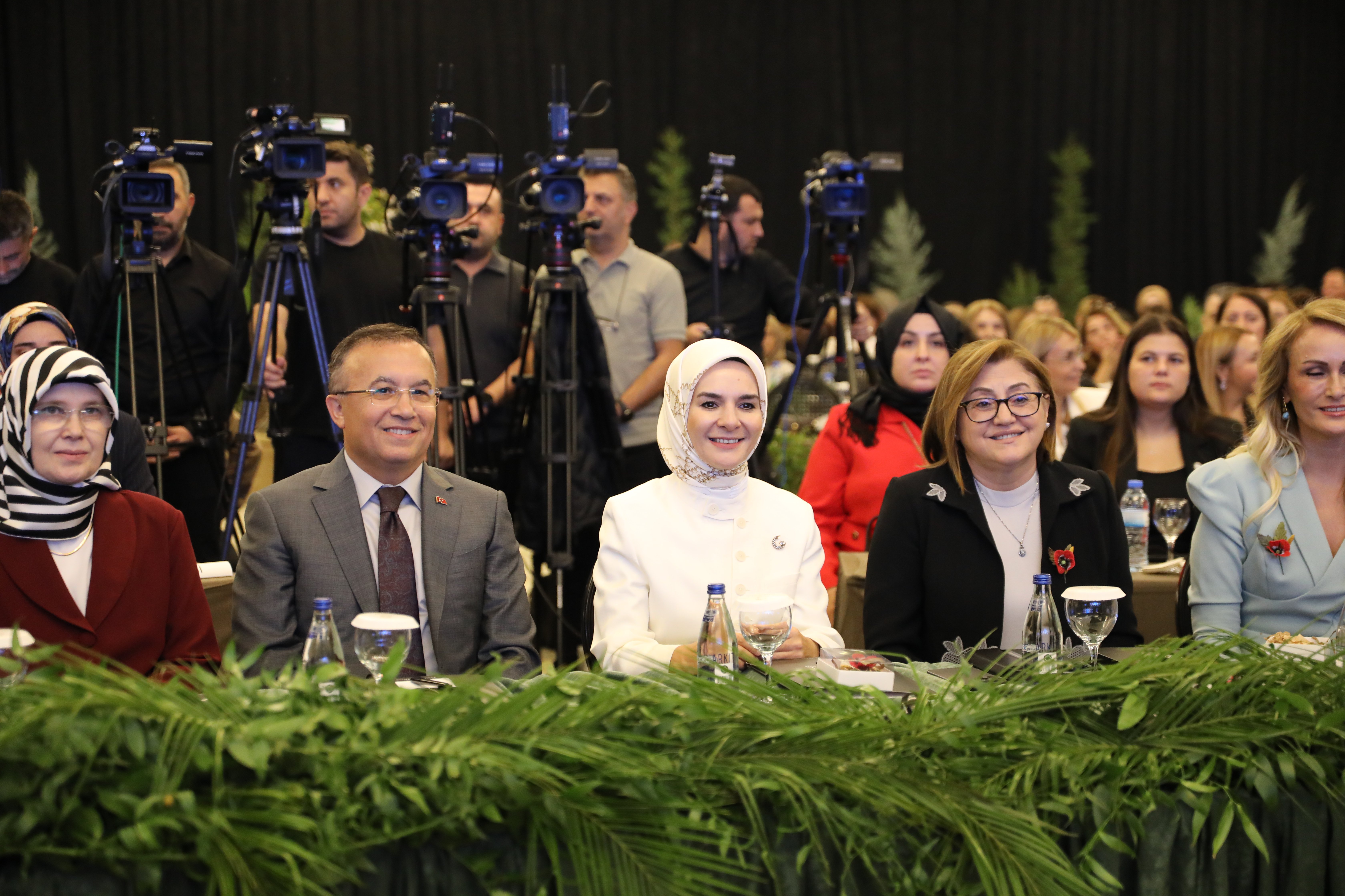 Bakan Göktaş Gaziantep’te İklim Çevre Kadın 2030 Forumu’nda konuştu