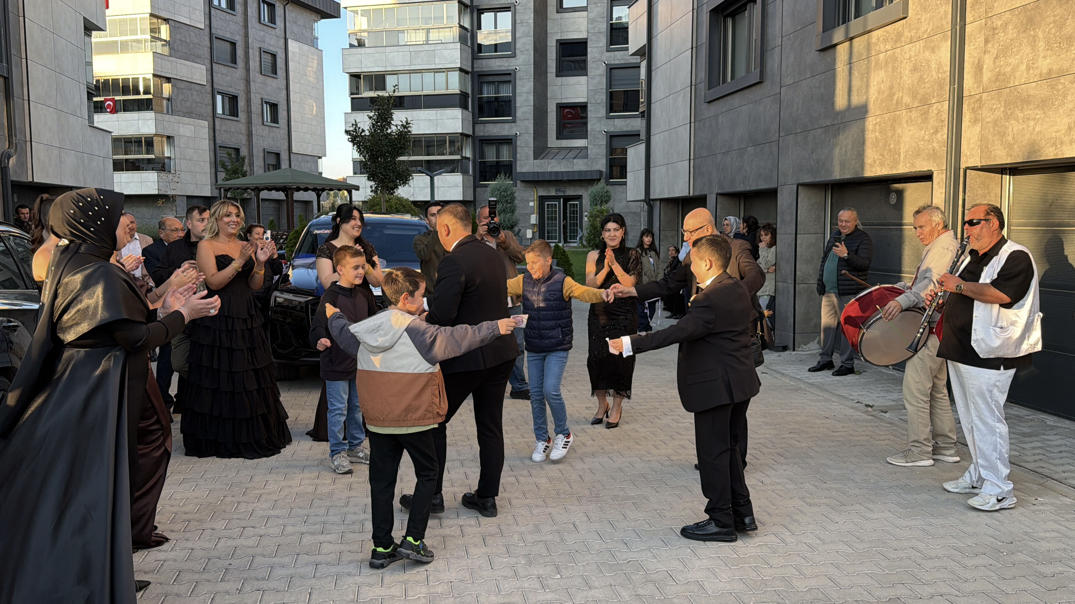 TOMA’lı sünnet konvoyu Eskişehir sokaklarında