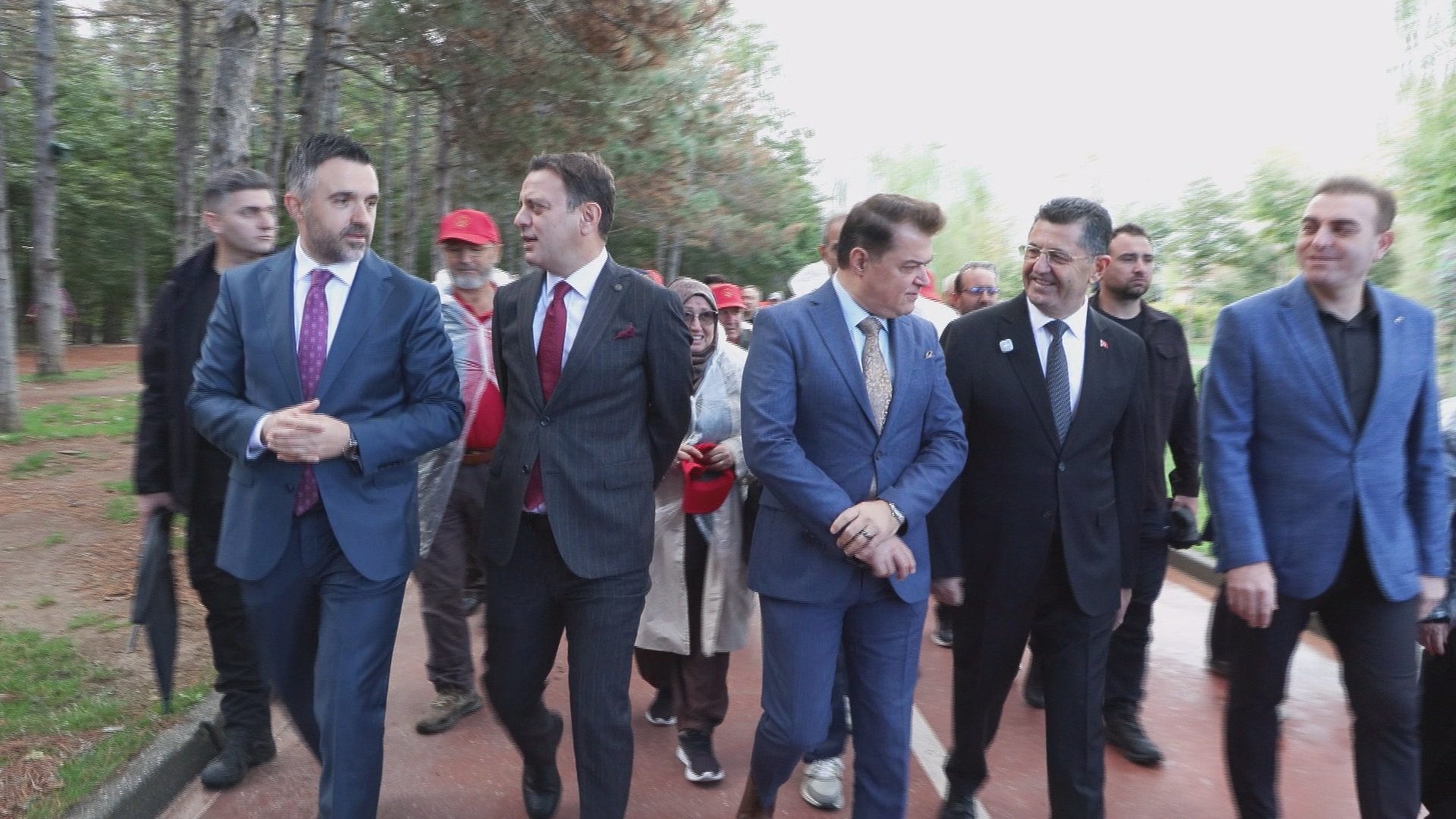 Dünya Yaşlılar Günü yürüyüşü