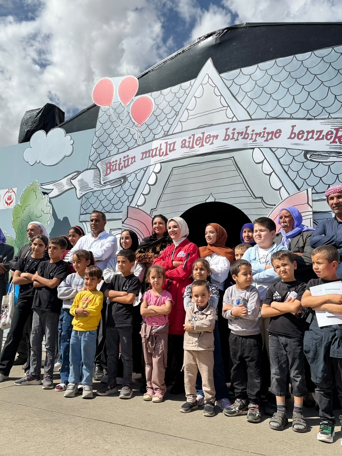 Bakan Göktaş, TEKNOFEST Güneydoğu alanında incelemelerde bulundu