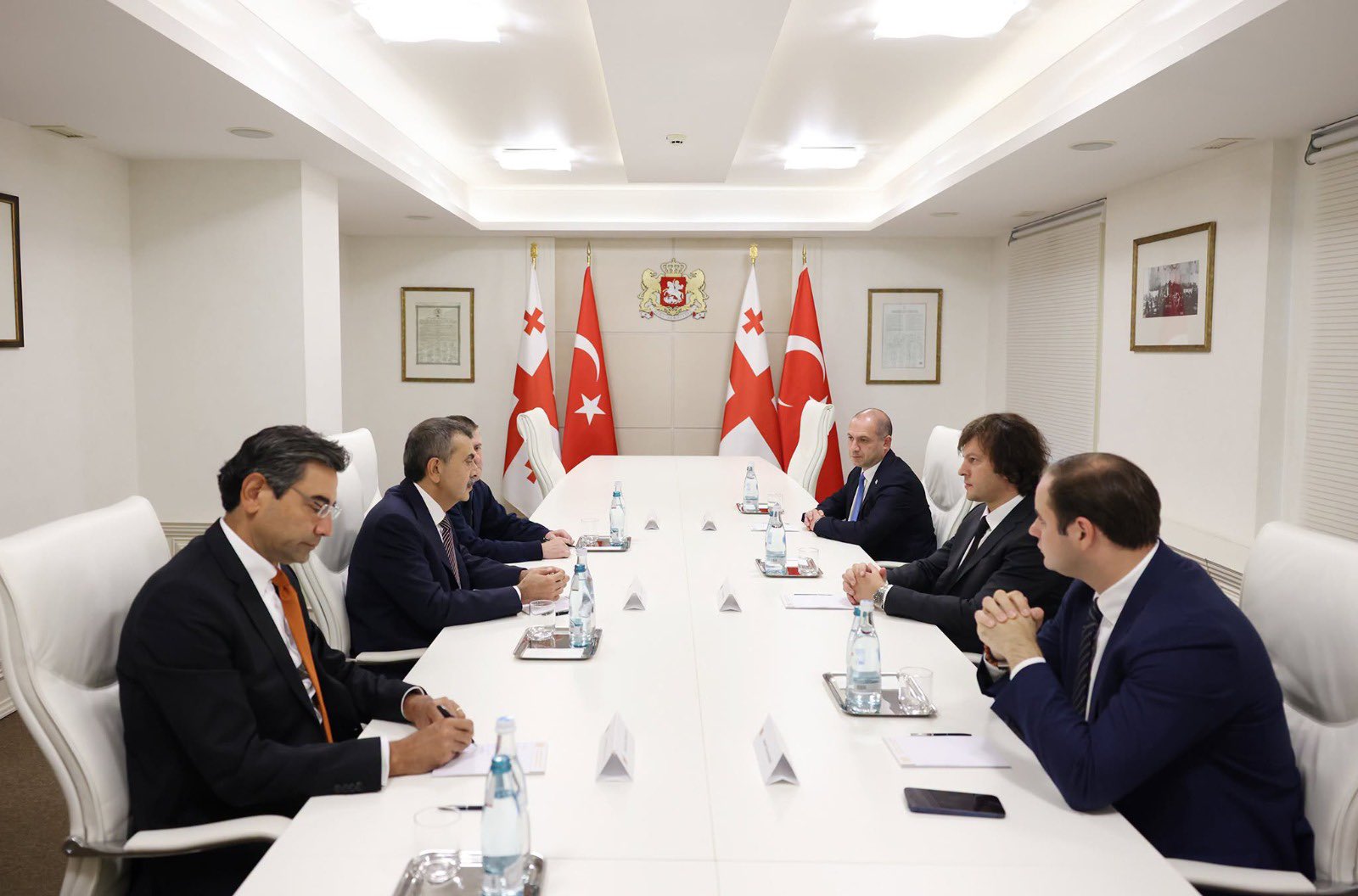 Milli Eğitim Bakanı Yusuf Tekin Gürcistan Başbakanı Irakli Kobakhidze ile görüştü