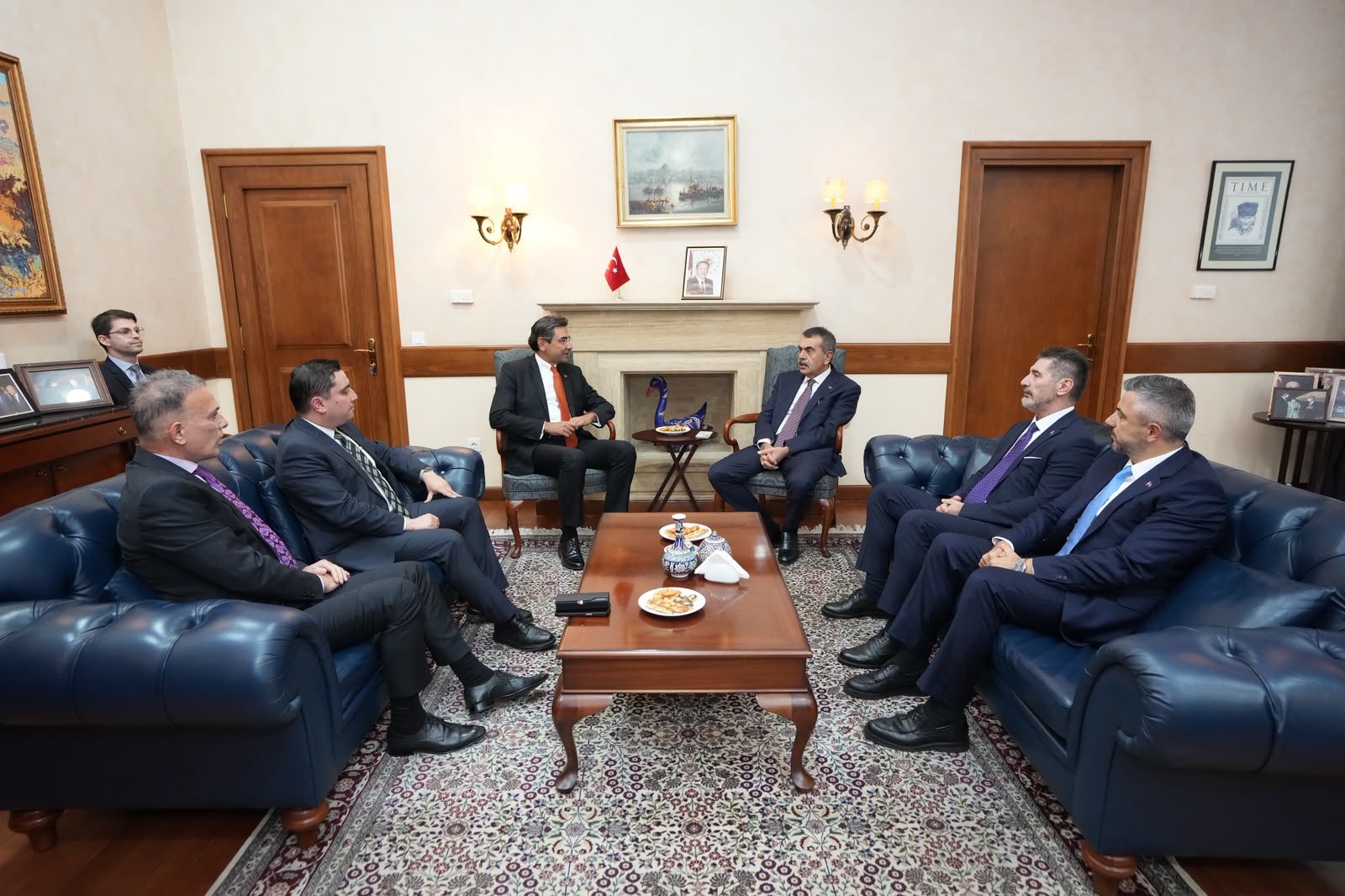 Bakan Tekin Tiflis Büyükelçiliği ziyareti