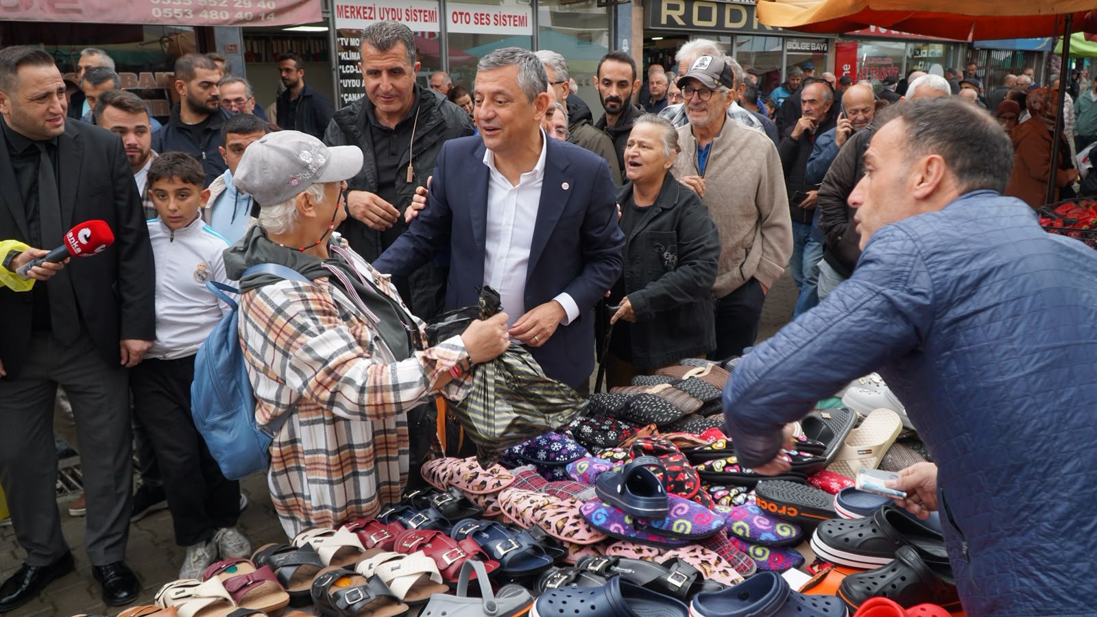 Özgür Özel Hopa mitingi