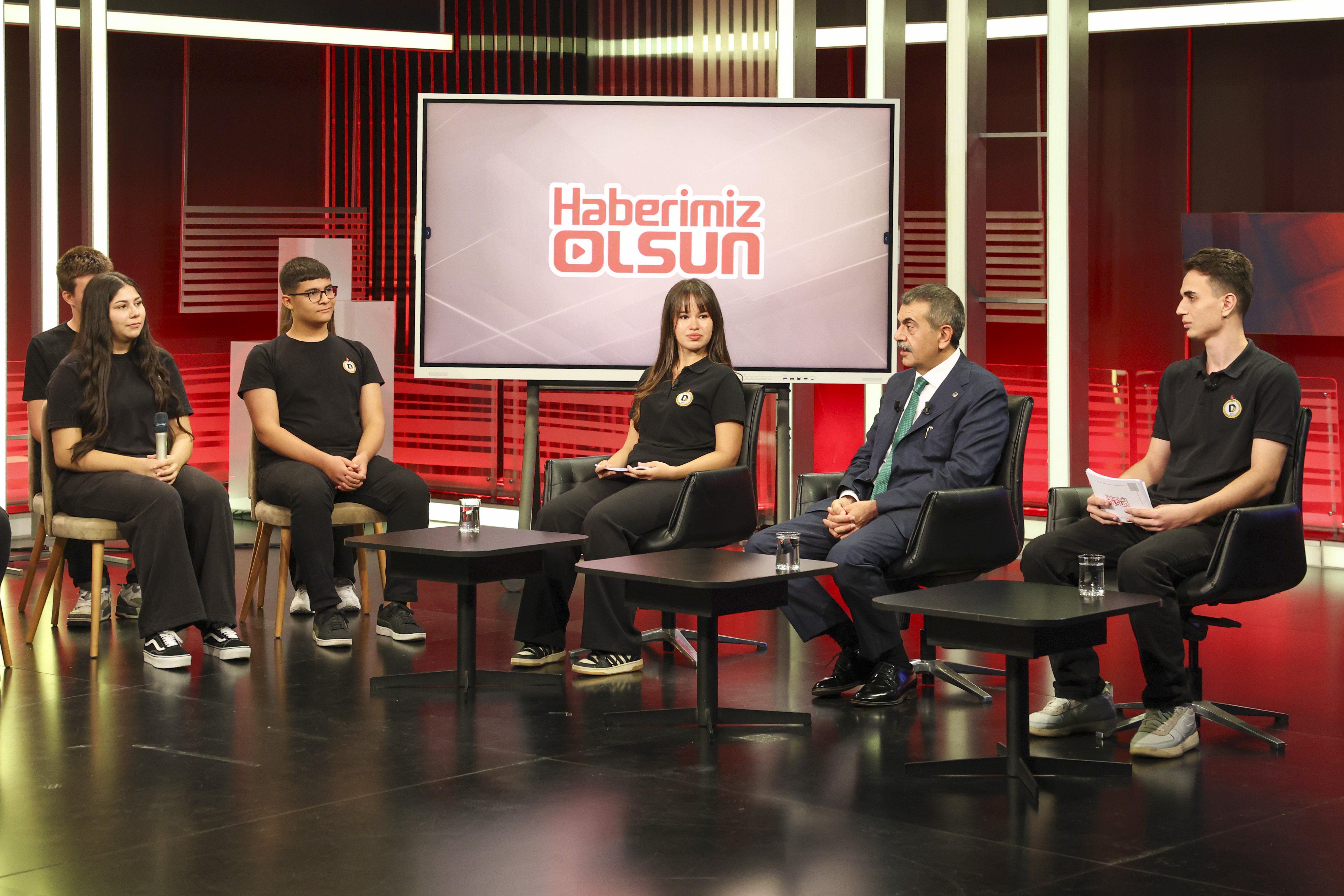 Öğrenci Zeynep Erkoç röportaj veriyor