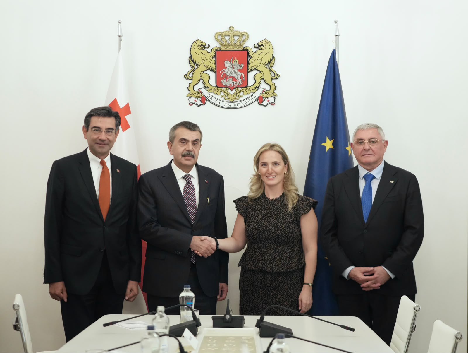 Bakan Tekin ve Mariam Lashkhi görüşmesi