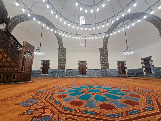 Cafer-i Tayyar Camii ve türbesi