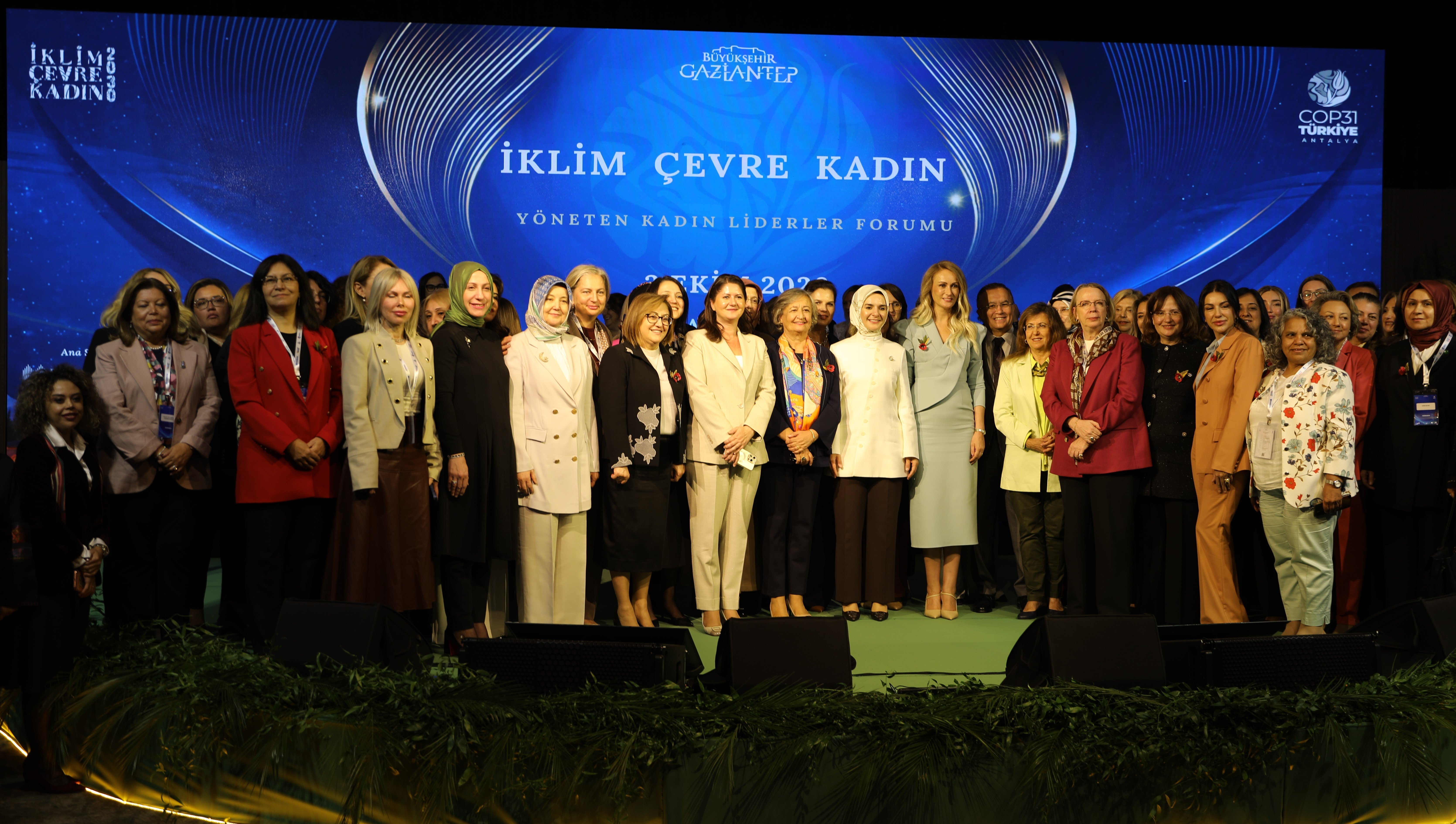 İklim Çevre Kadın 2030 Yöneten Kadın Liderler Forumu katılımcıları