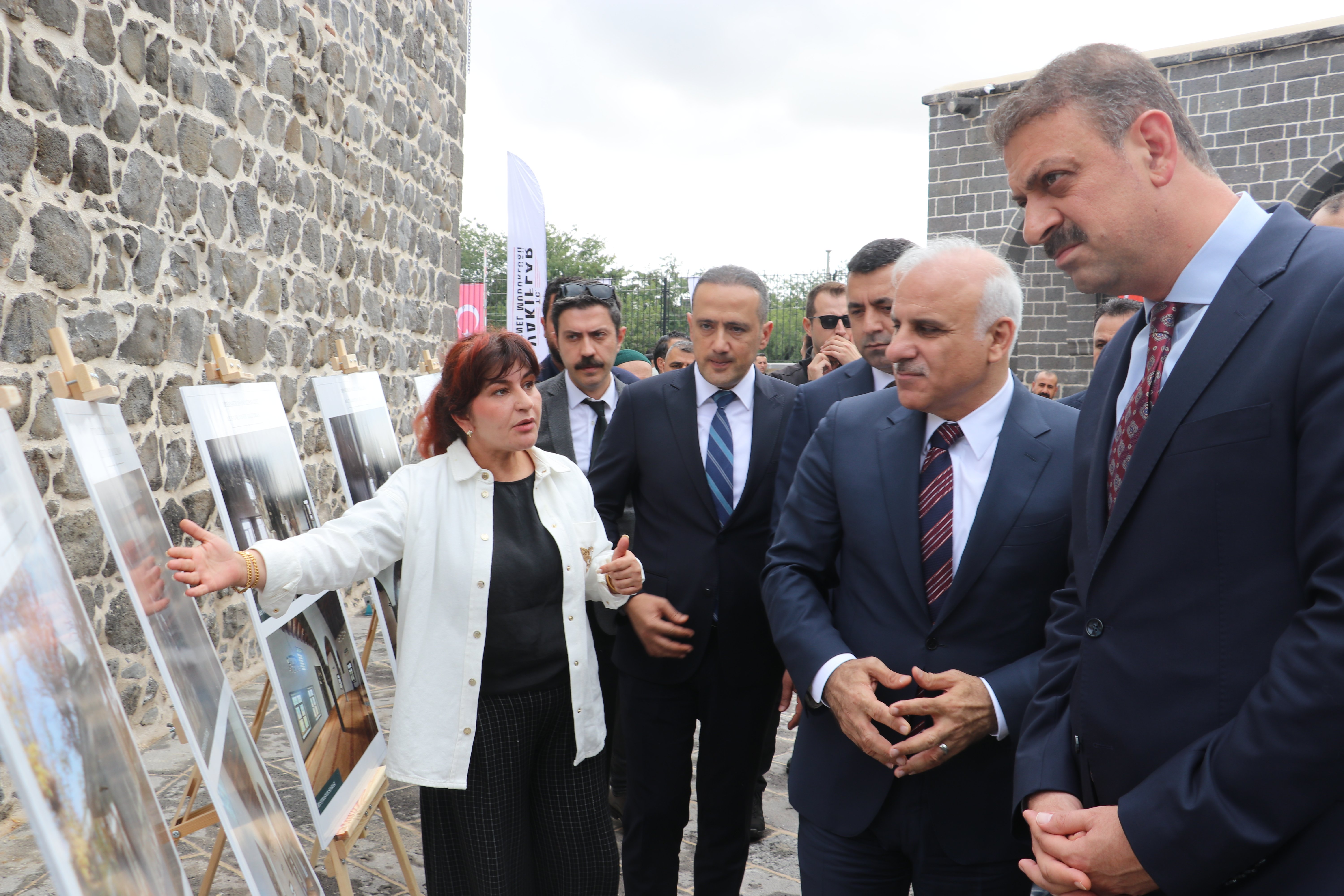 Diyarbakır Valisi Murat Zorluoğlu törende konuşma yaptı