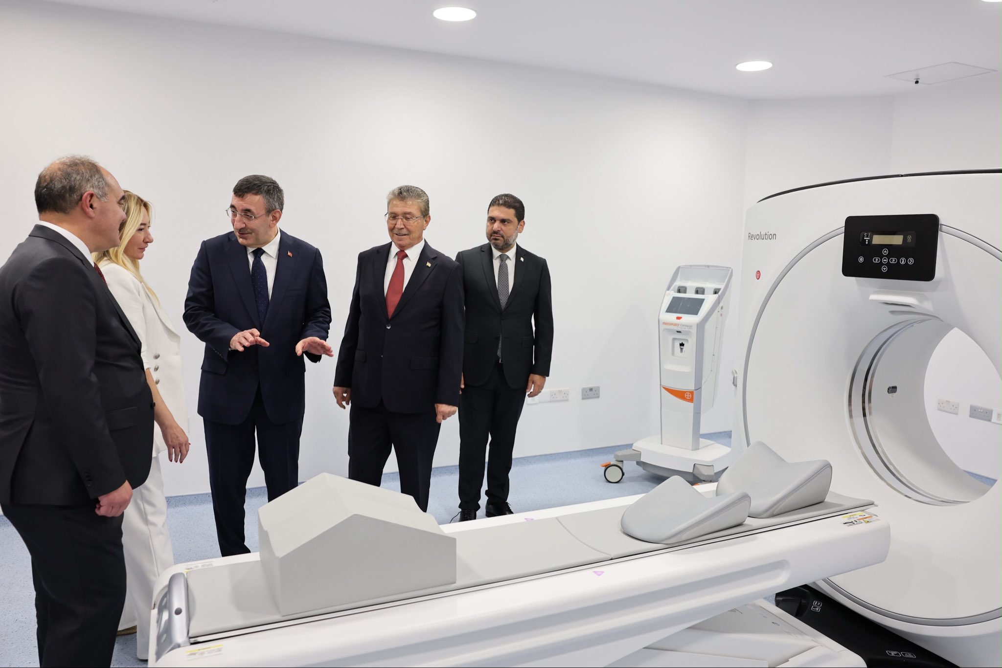 Cevdet Yılmaz ve Ünal Üstel Lefkoşa Devlet Hastanesi inşaatı